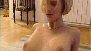 Кастинг красивой милфы-блондинки - порно видео