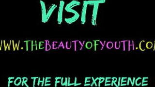 Подростки лижут киску в эротическом сексе - порно видео