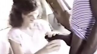 Межрасовый куколд в доме на колесах в любительском видео - порно видео