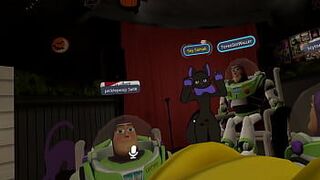 Базз Лайтер трахает сразу несколько человек на сцене - порно видео