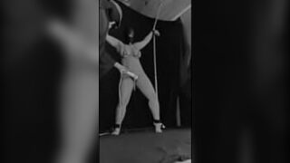 Публичное бдсм шоу - порно видео