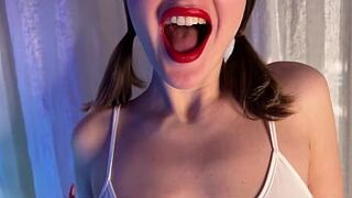 Соло. Я оседлаю твой член, чтобы ты мог видеть мою задницу - порно видео