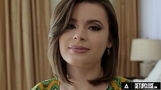 ВВЕРХ - натуральная красотка Дхарма Джонс заставляет милфу Майка Манчини кончить ей на задницу во время грубого секса - порно видео