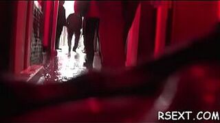 Возбужденный старик отправился в путешествие по кварталу красных фонарей Амстердама - порно видео