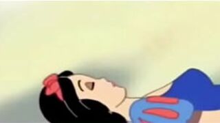 белоснежка с. трахал - порно видео